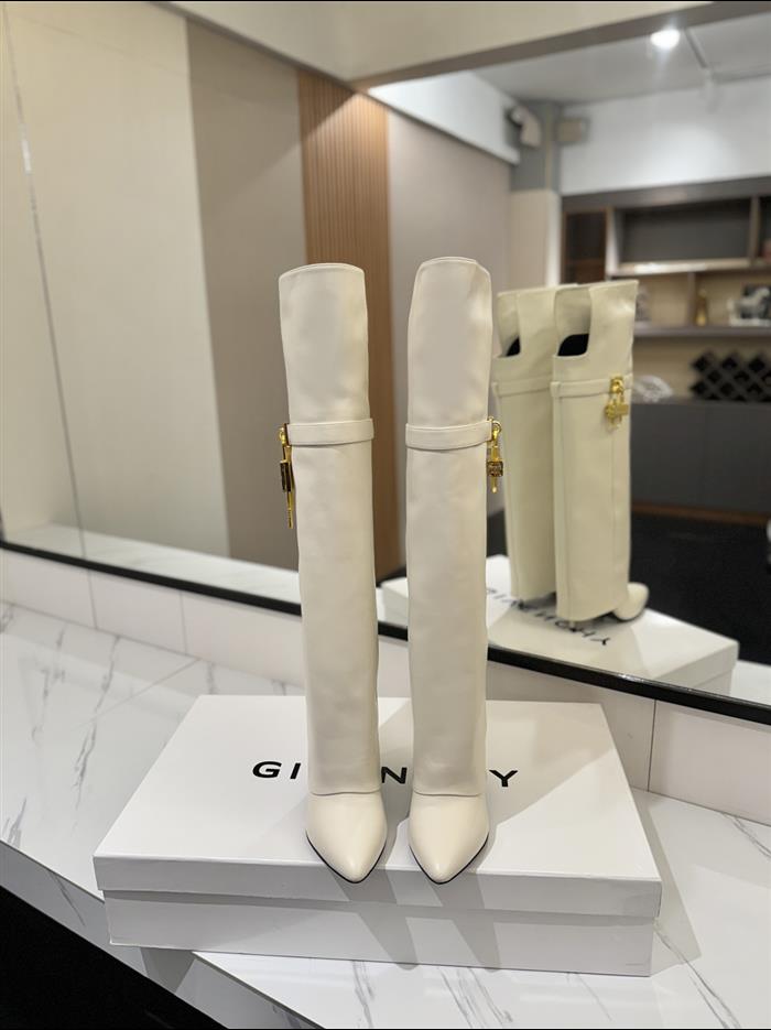 20251128174450335 590